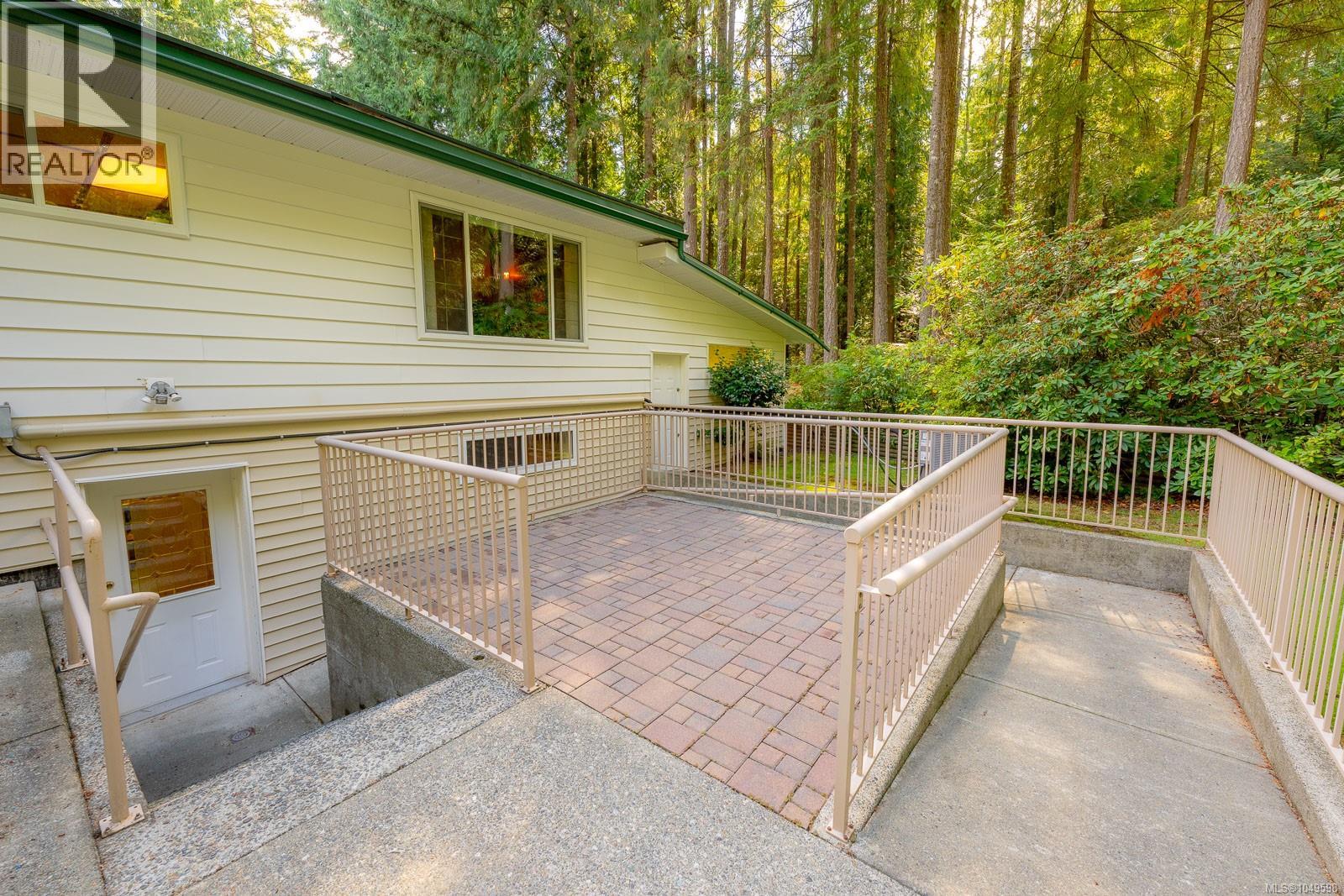 1115 Chapman Rd - Image 63