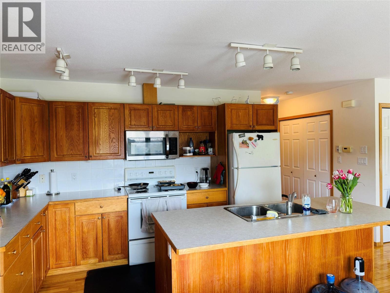7506 COLUMBIA Avenue - 12