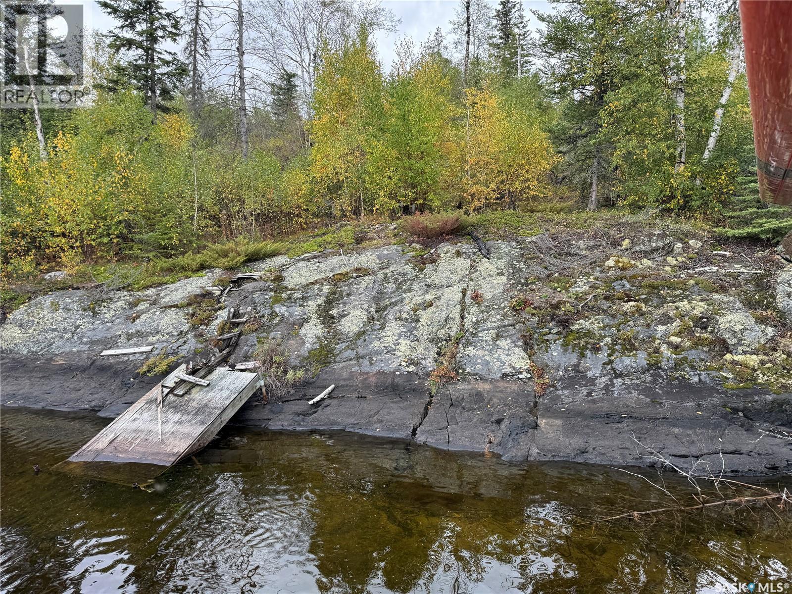 Remote Cabin on Esmay Lake, Northern Admin District — photo 4