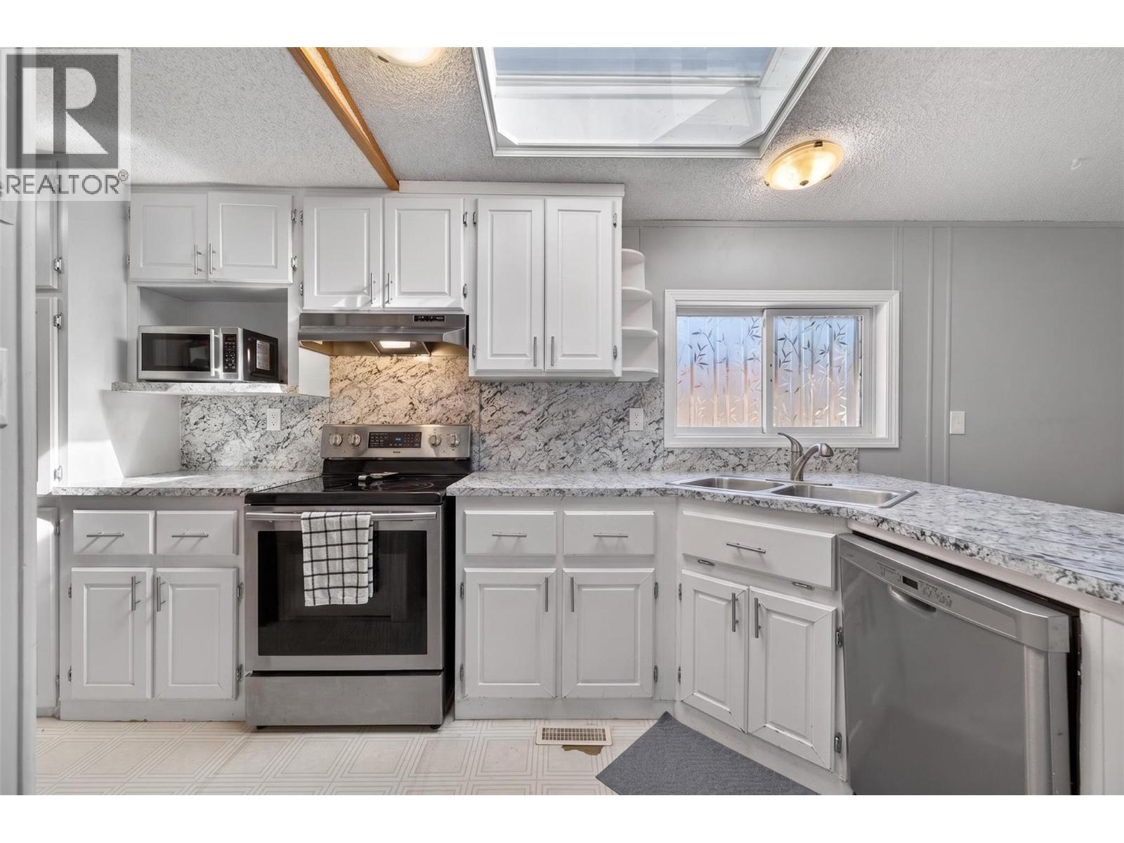 6751 51 Street NE - 13