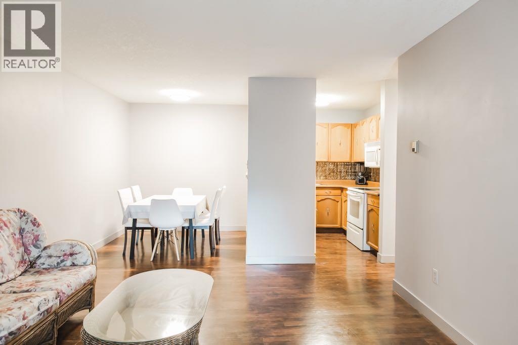 #32 9640 92 Avenue - 4