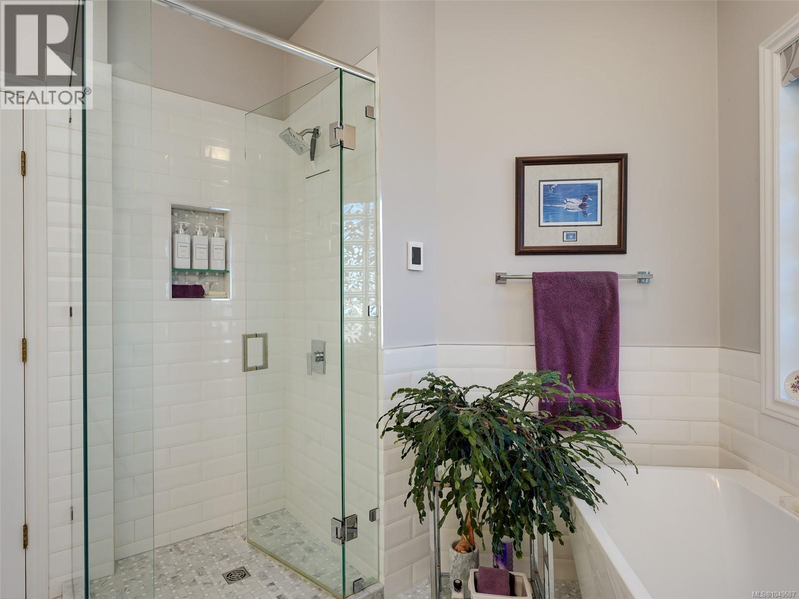 #27 4305 Maltwood Lane - Image 19