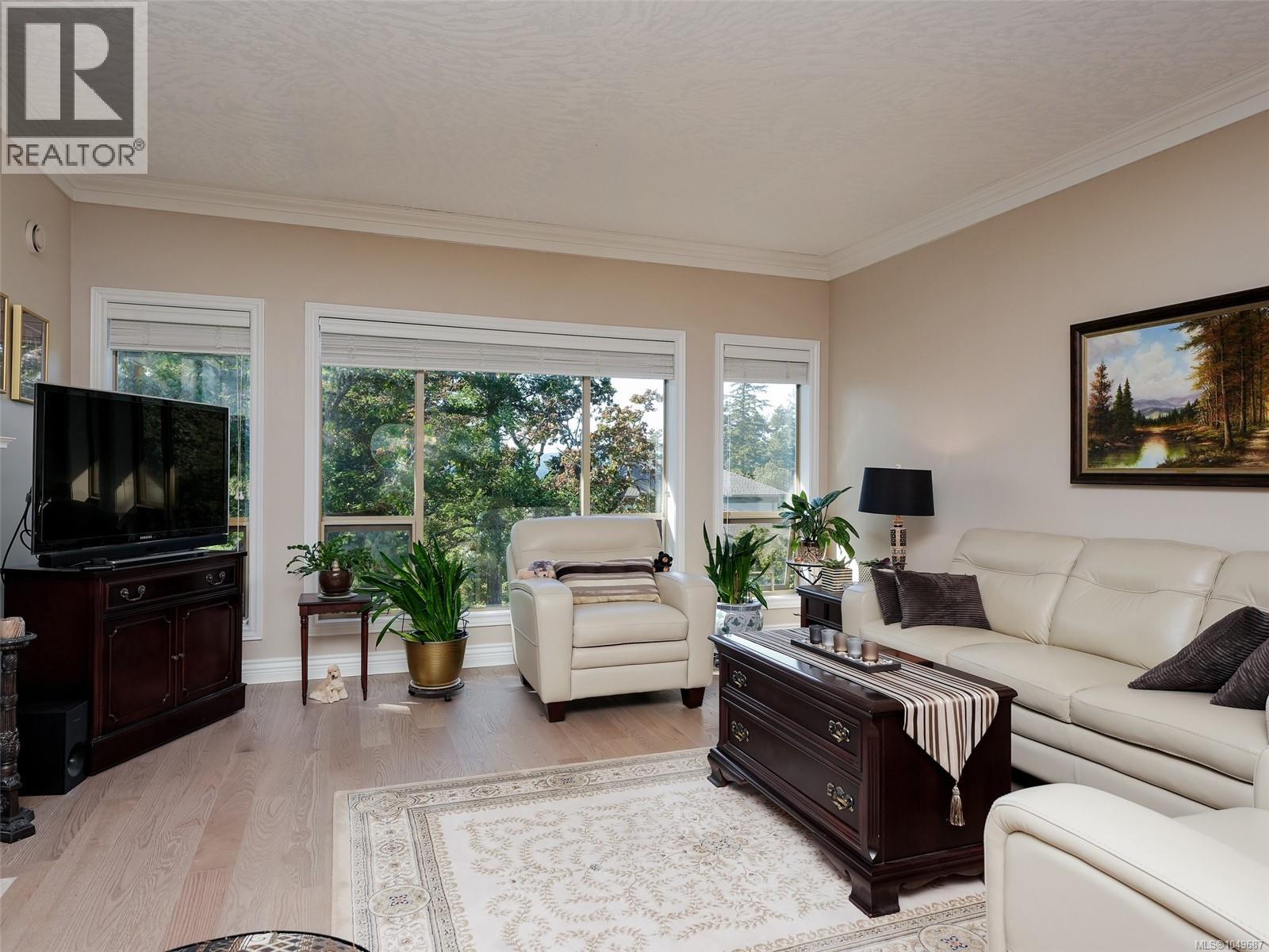 #27 4305 Maltwood Lane - Image 4
