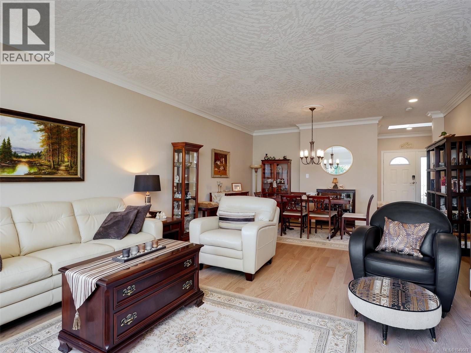 #27 4305 Maltwood Lane - Image 3
