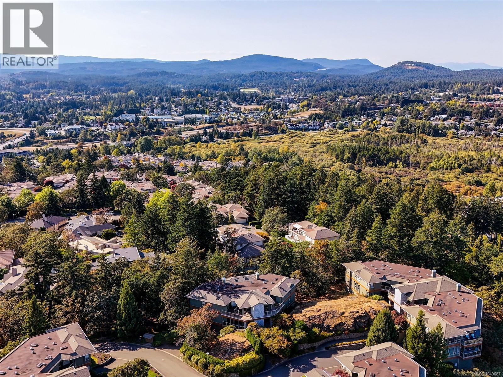 #27 4305 Maltwood Lane - 39