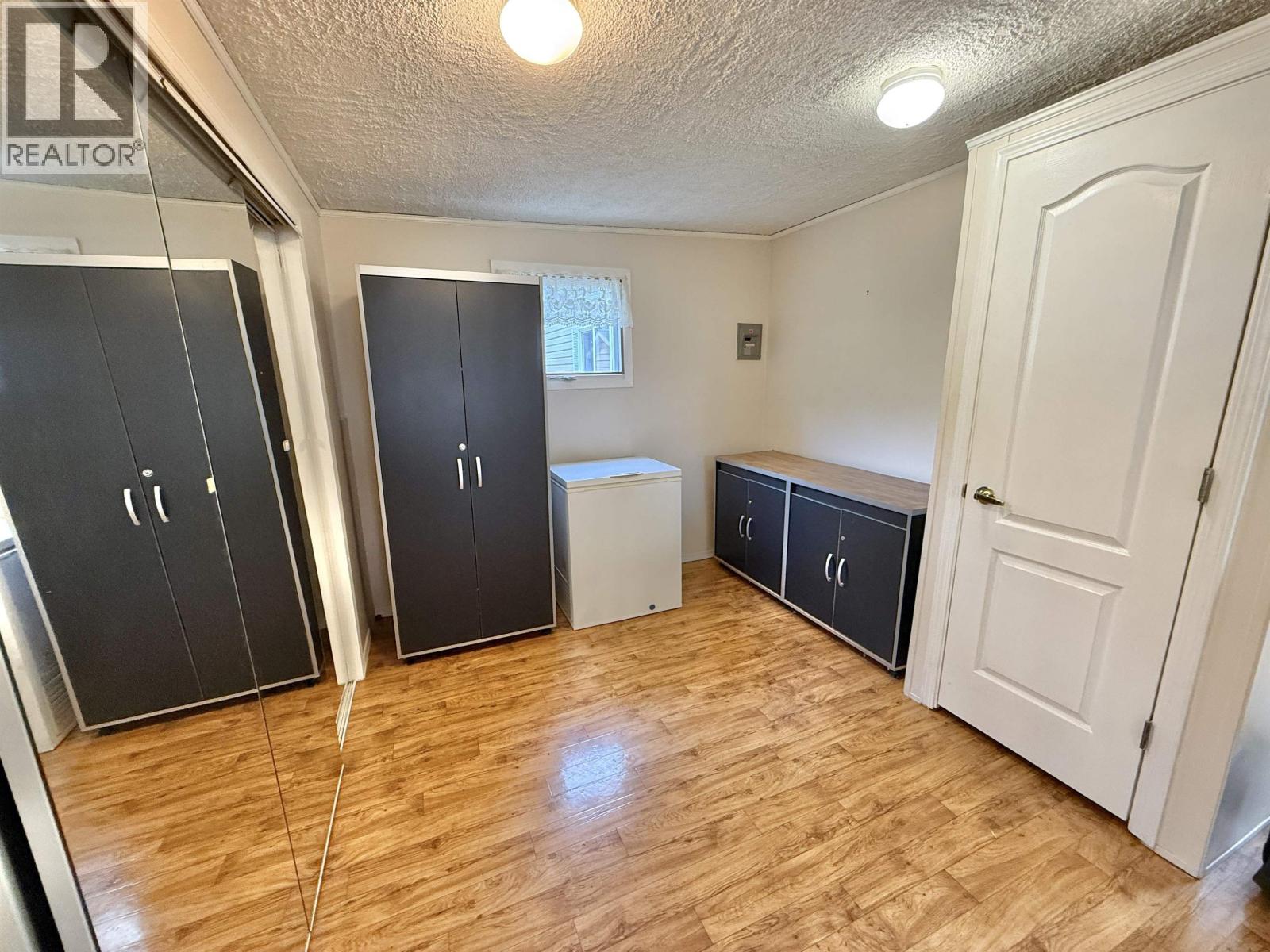 #25 654 NORTH FRASER DRIVE - Image 31