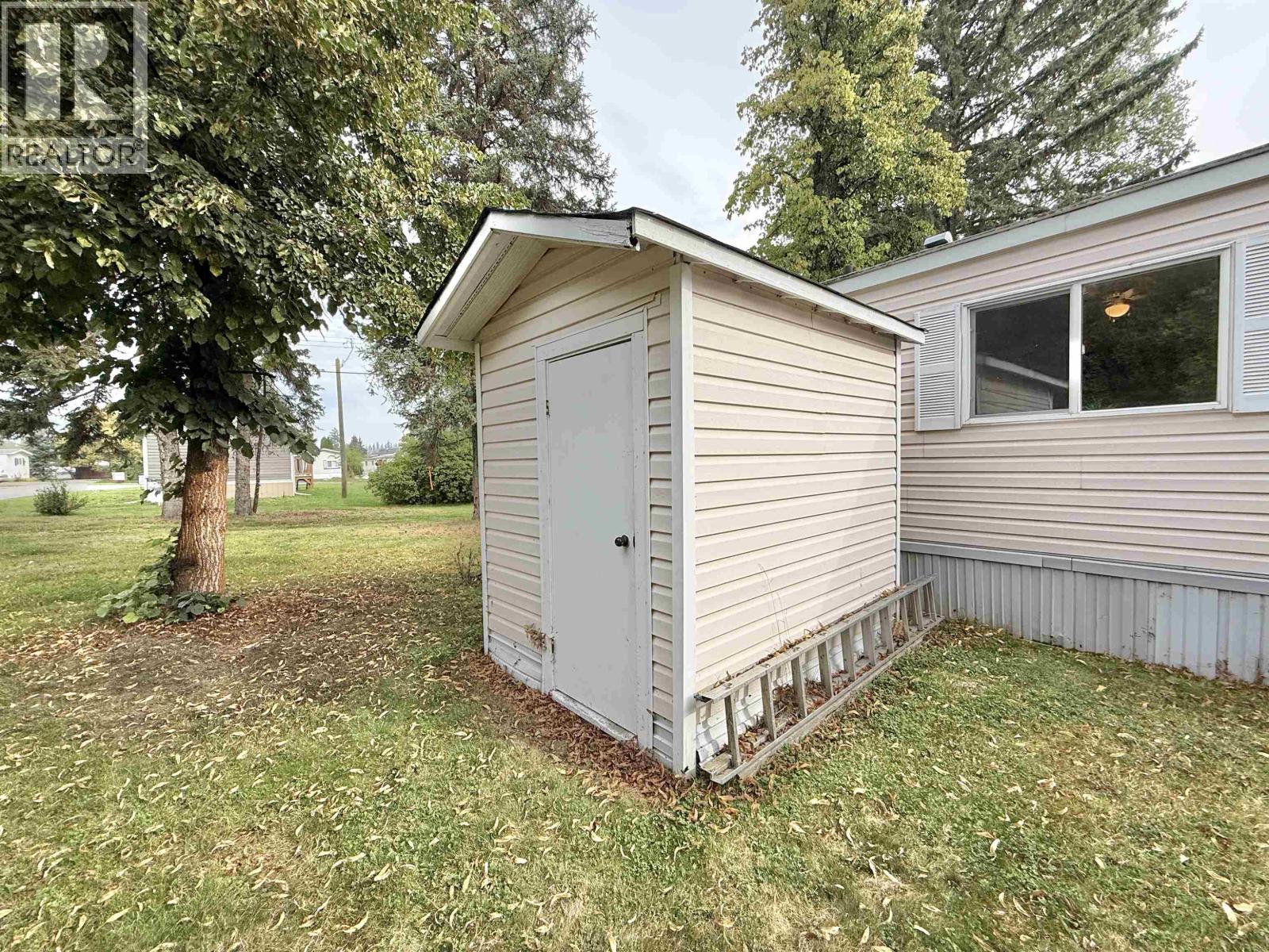 #25 654 NORTH FRASER DRIVE - 32