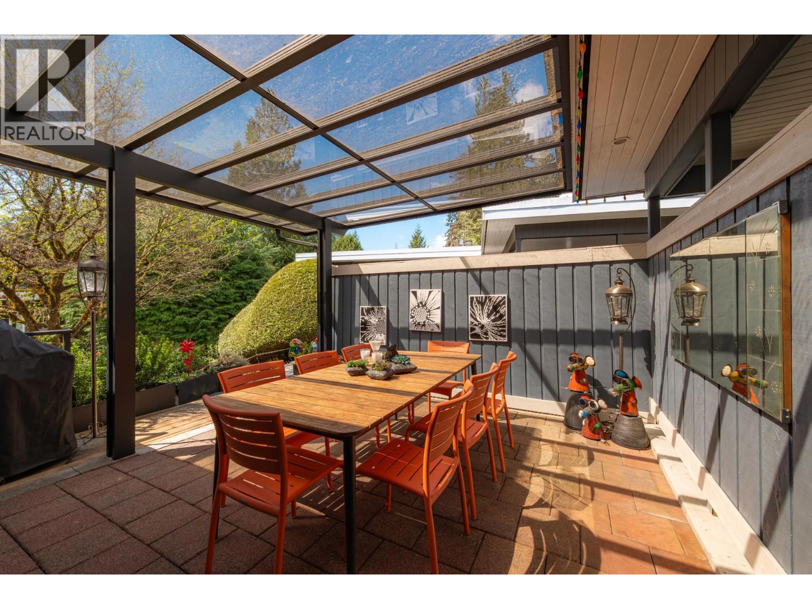 3669 EDGEMONT BOULEVARD, North Vancouver — photo 1