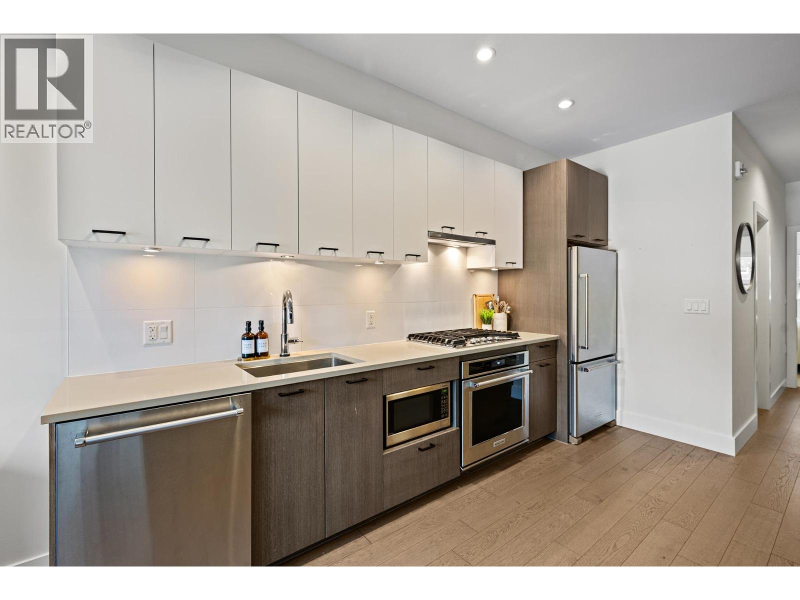 #204-1738 55A Street, Tsawwassen