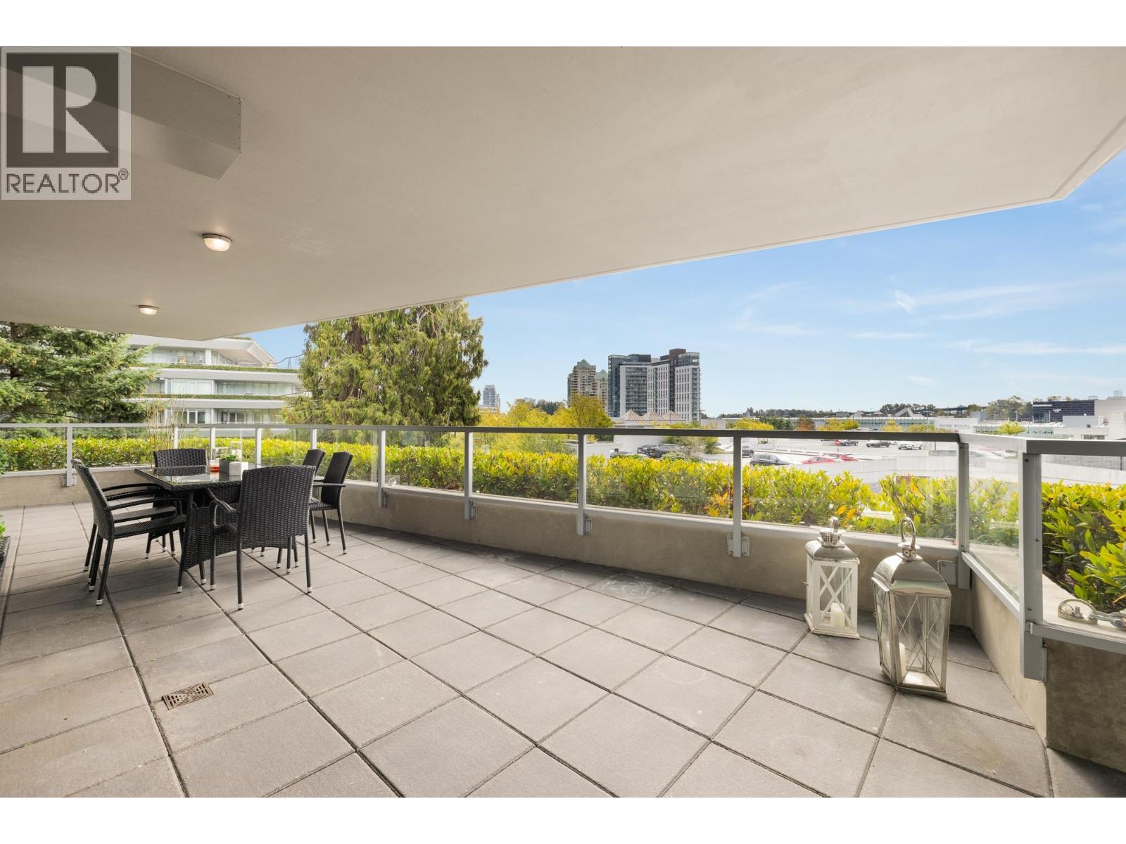 303 866 ARTHUR ERICKSON PLACE, West Vancouver