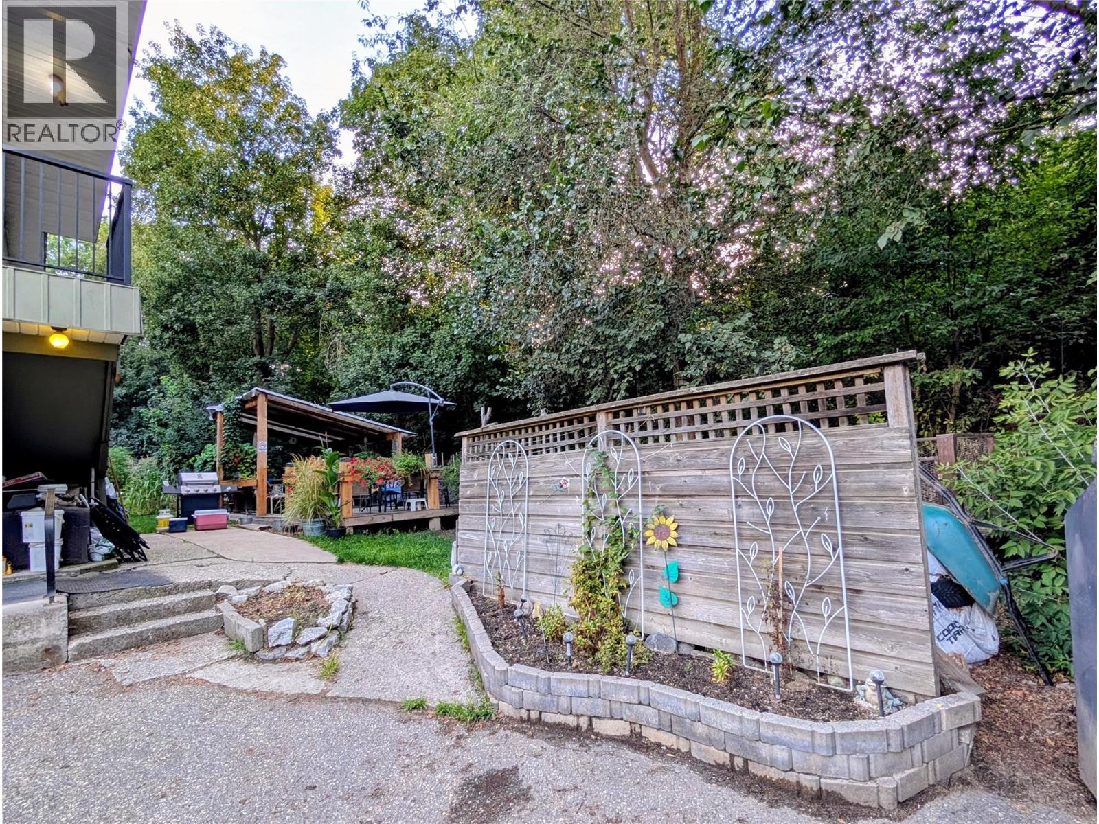 #22 3397 Patterson Street - 17