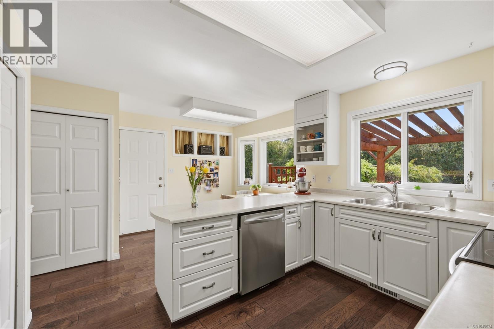 2877 Lake Trail Rd - 14