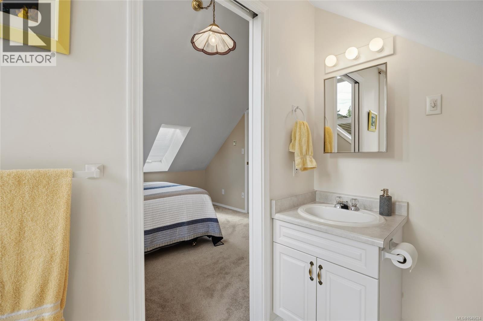 2877 Lake Trail Rd - Image 33
