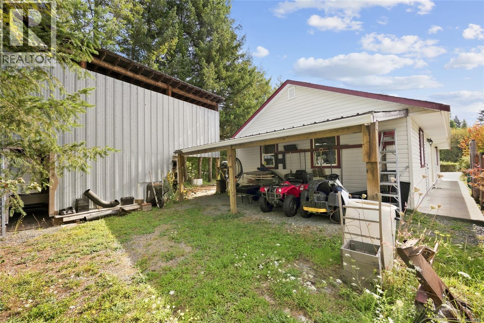 2877 Lake Trail Rd - Image 45