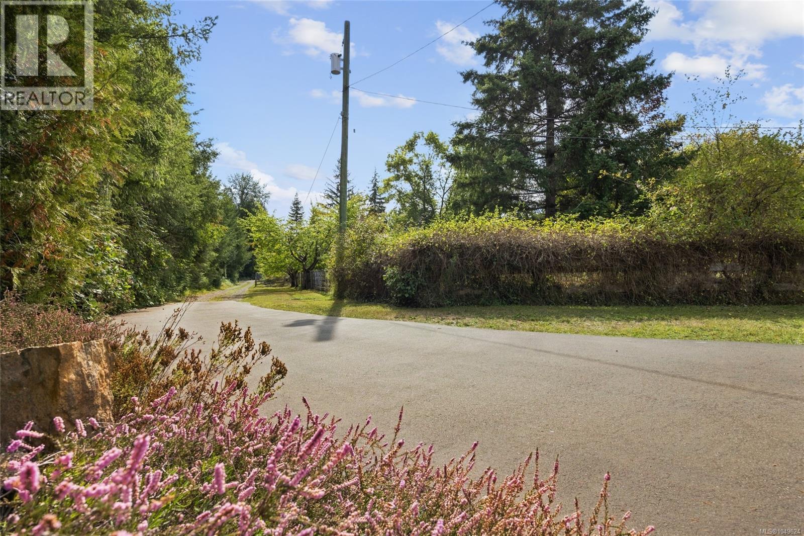 2877 Lake Trail Rd - Image 5