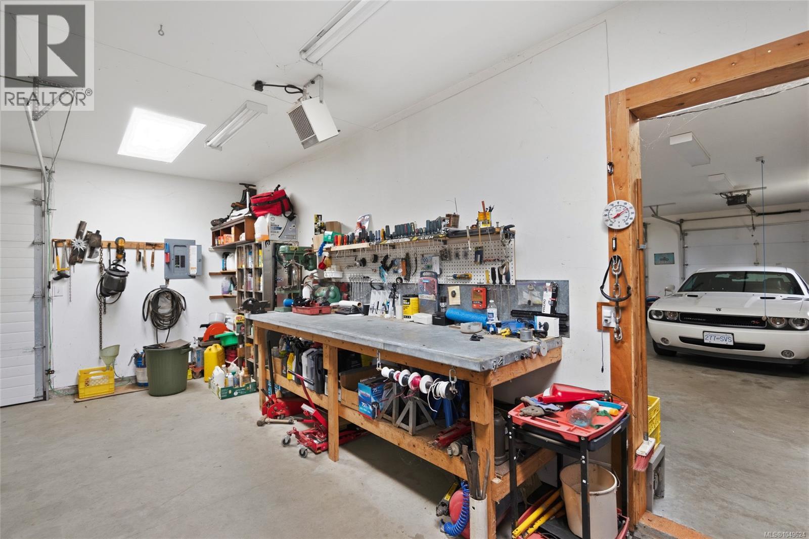 2877 Lake Trail Rd - Image 51