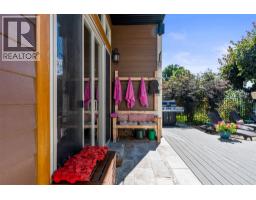 4pc Bathroom - 8049 Okanagan Landing Road, Vernon, BC V1H1J4 Photo 12