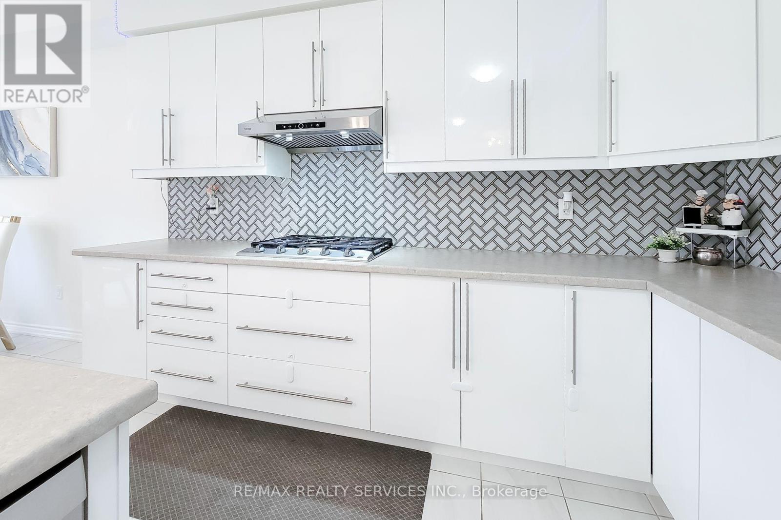 8 WALDRON STREET - Image 10