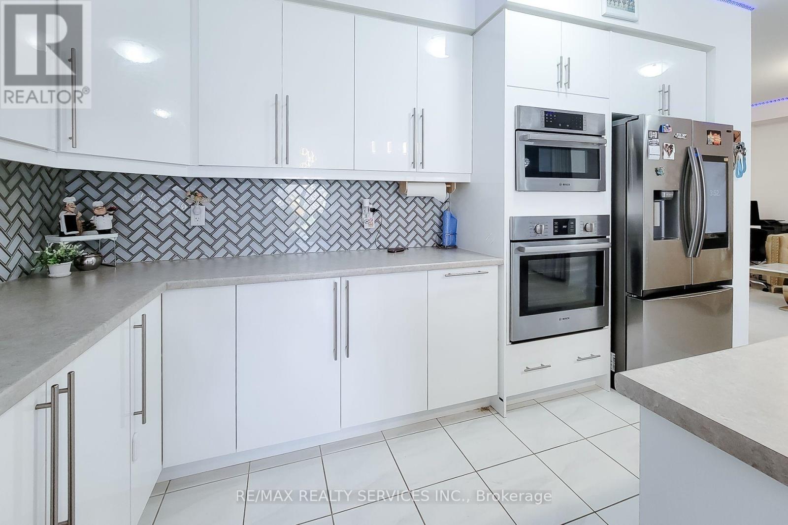 8 WALDRON STREET - Image 11