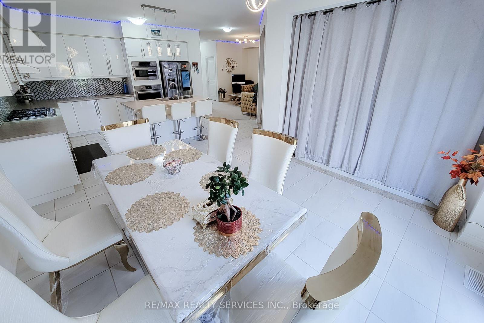 8 WALDRON STREET - 14