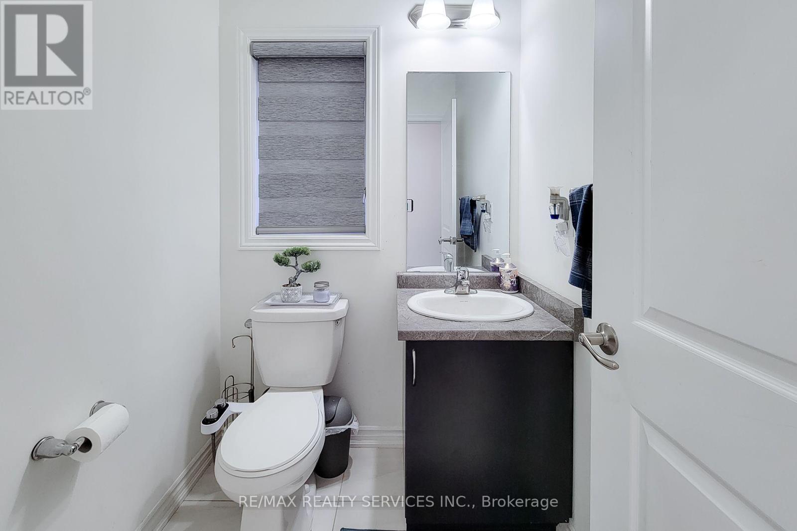 8 WALDRON STREET - 16