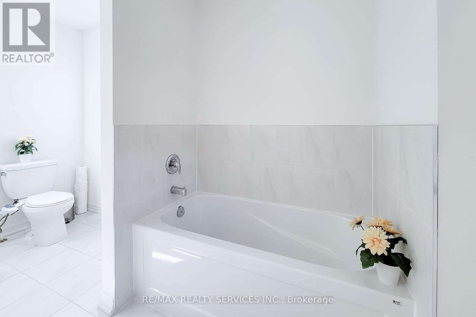 8 WALDRON STREET - Image 24
