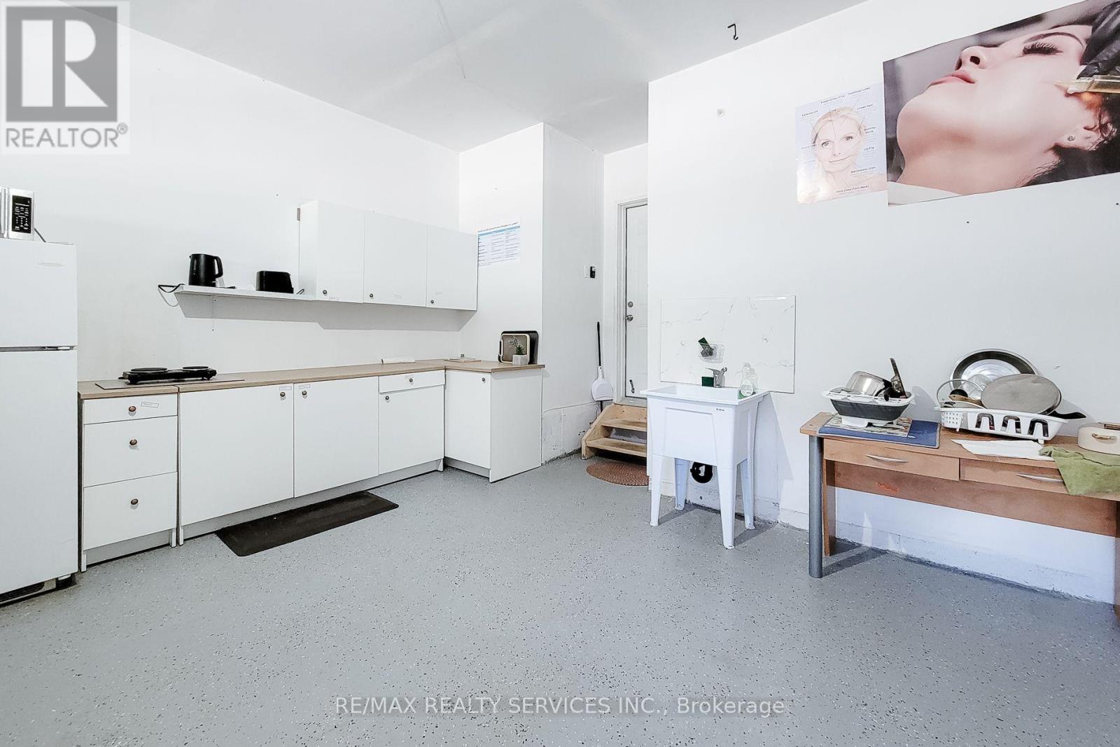 8 WALDRON STREET - Image 38