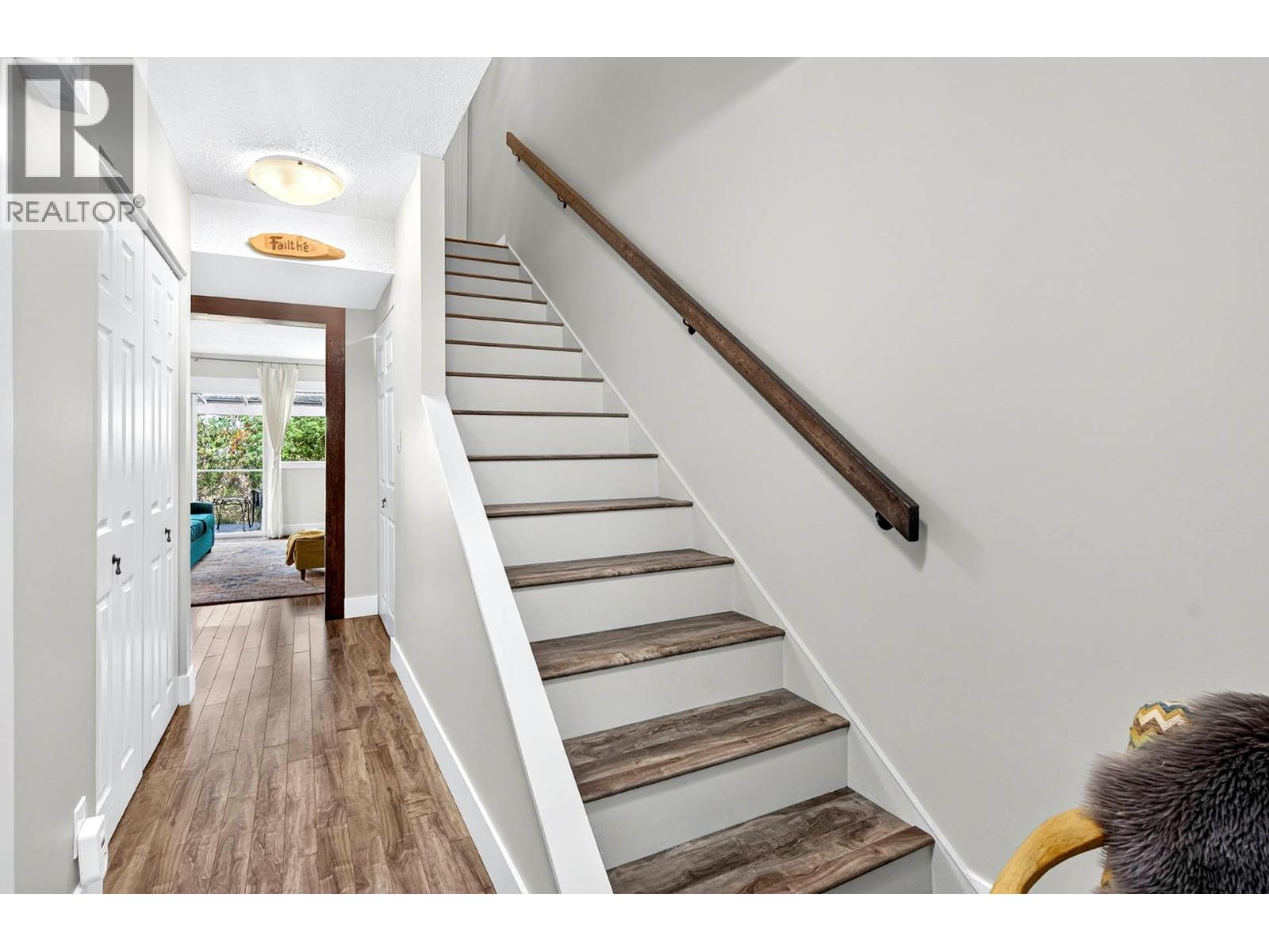 #22 249 Kitchener Crescent - 3