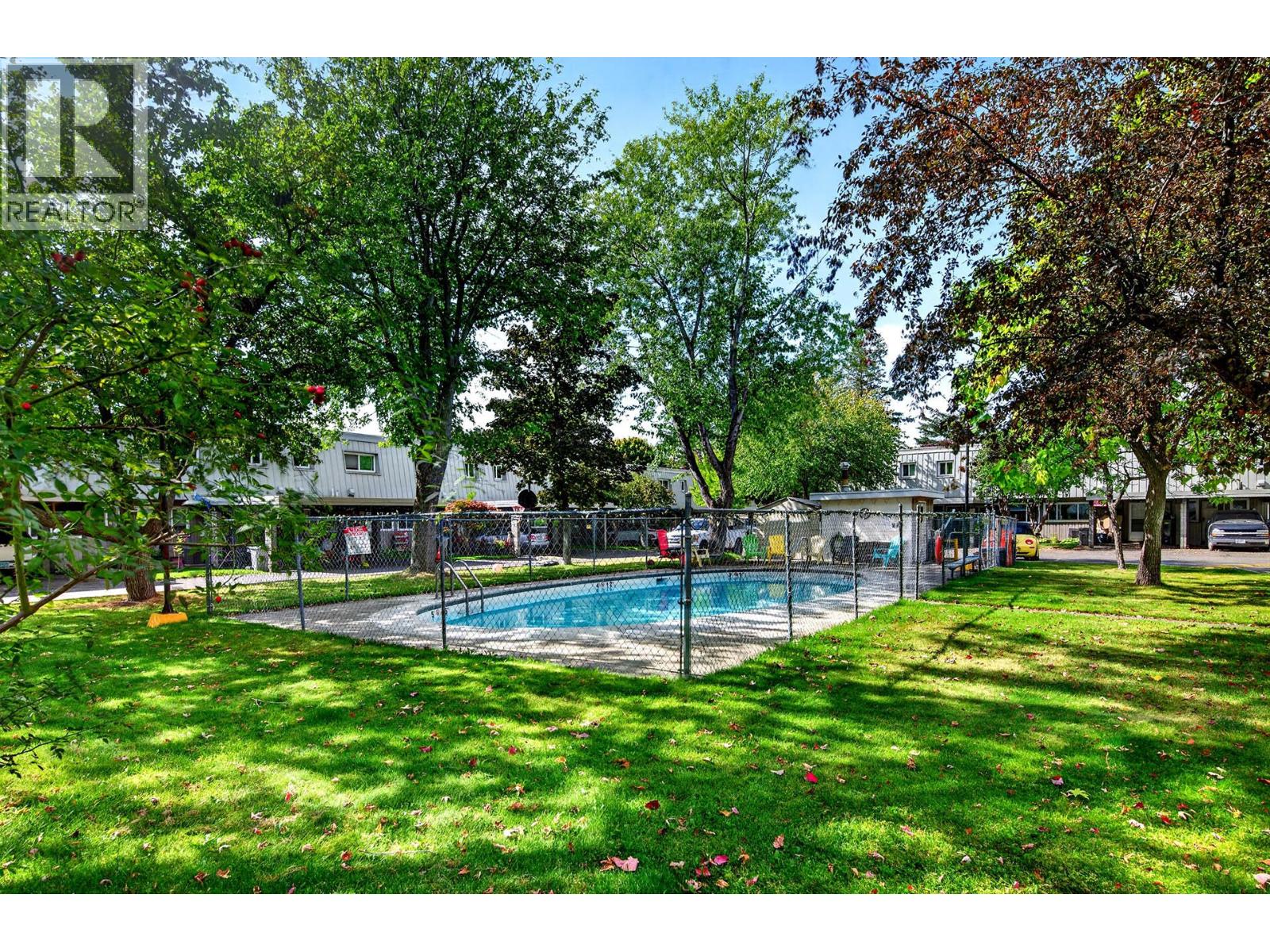 #22 249 Kitchener Crescent - 39