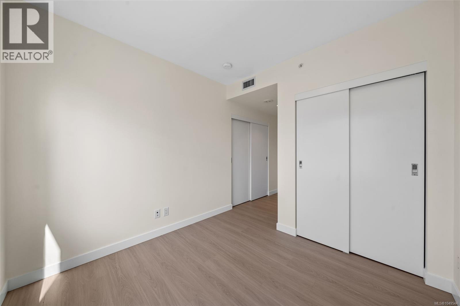 #703 848 Yates St - 19