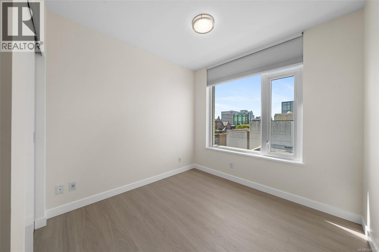 #703 848 Yates St - 18