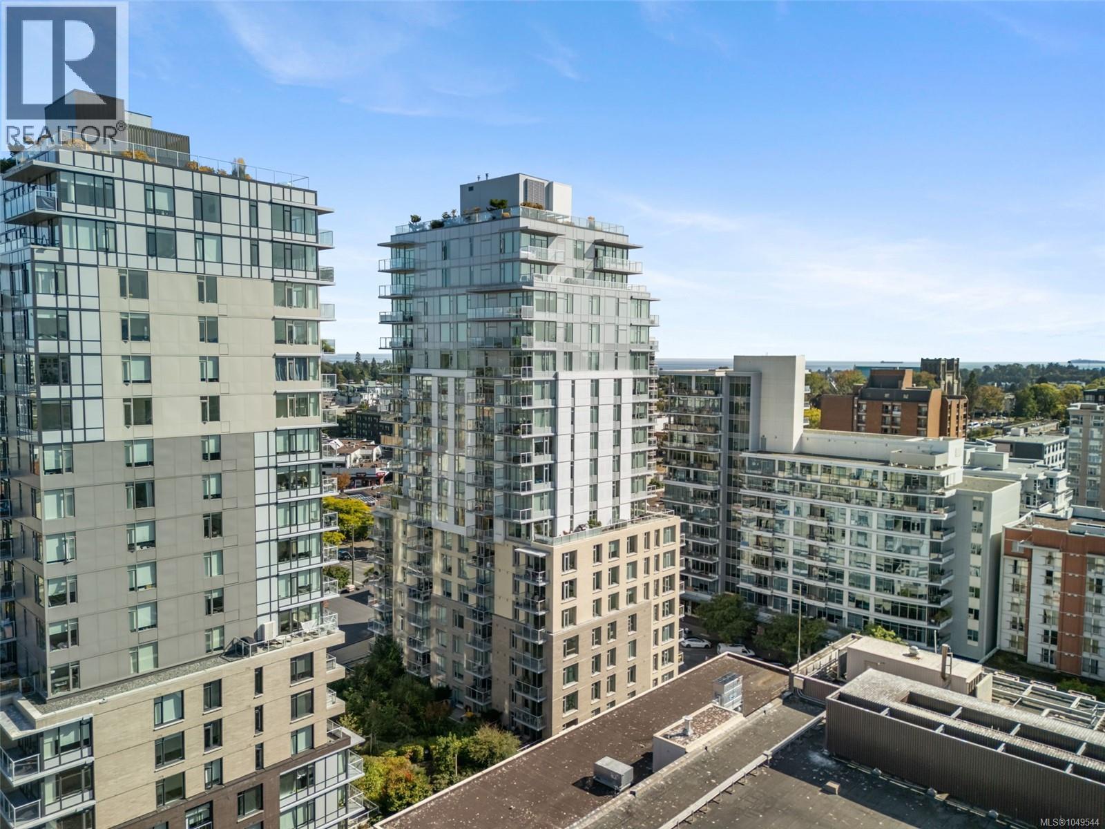 #703 848 Yates St - 32