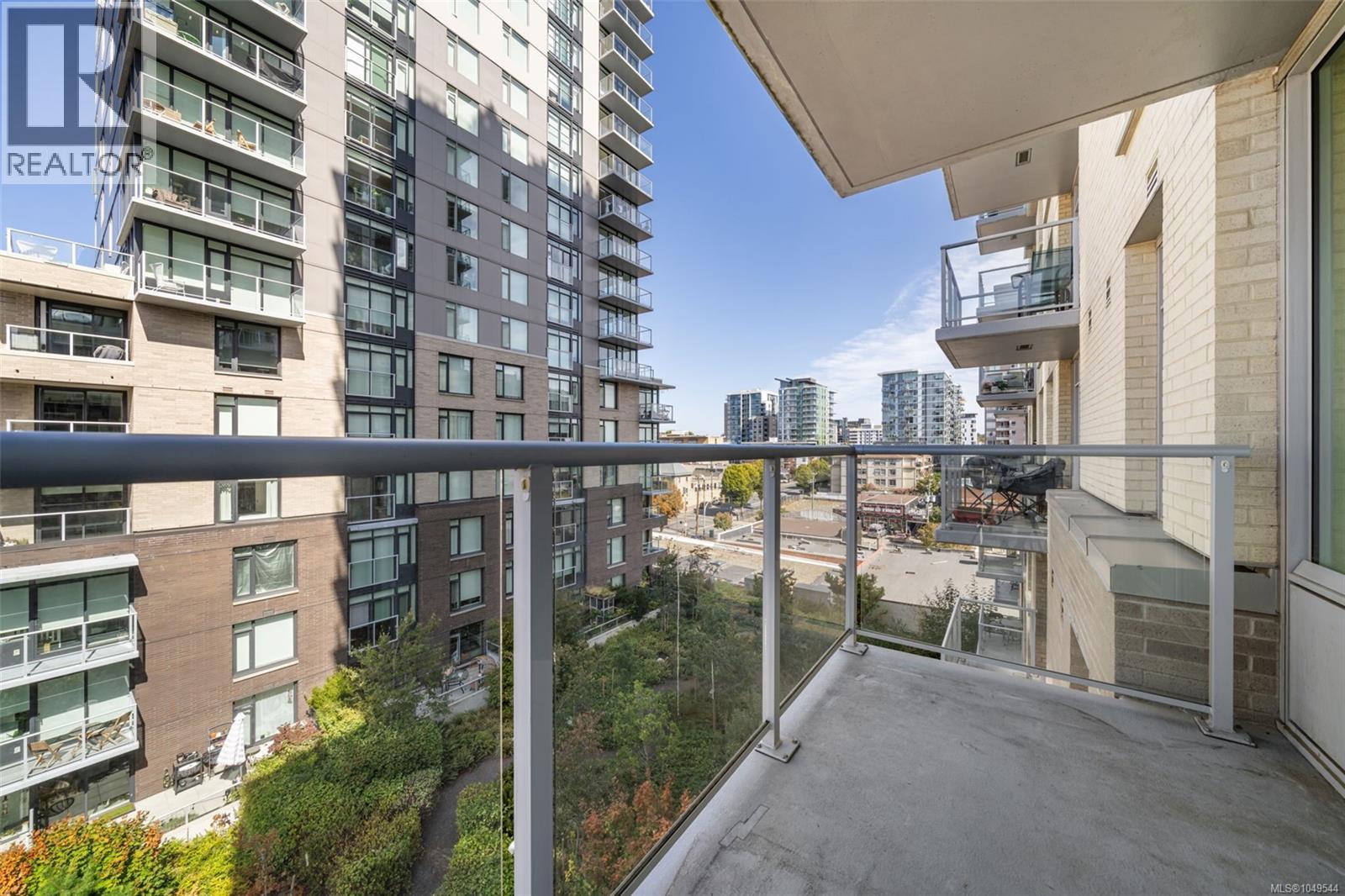 #703 848 Yates St - 24