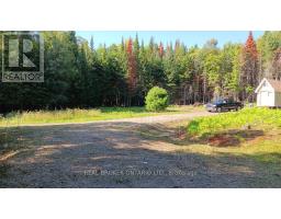 1555 Minnicock Lake Road, Dysart Et Al, ON K0M1S0 Photo 6