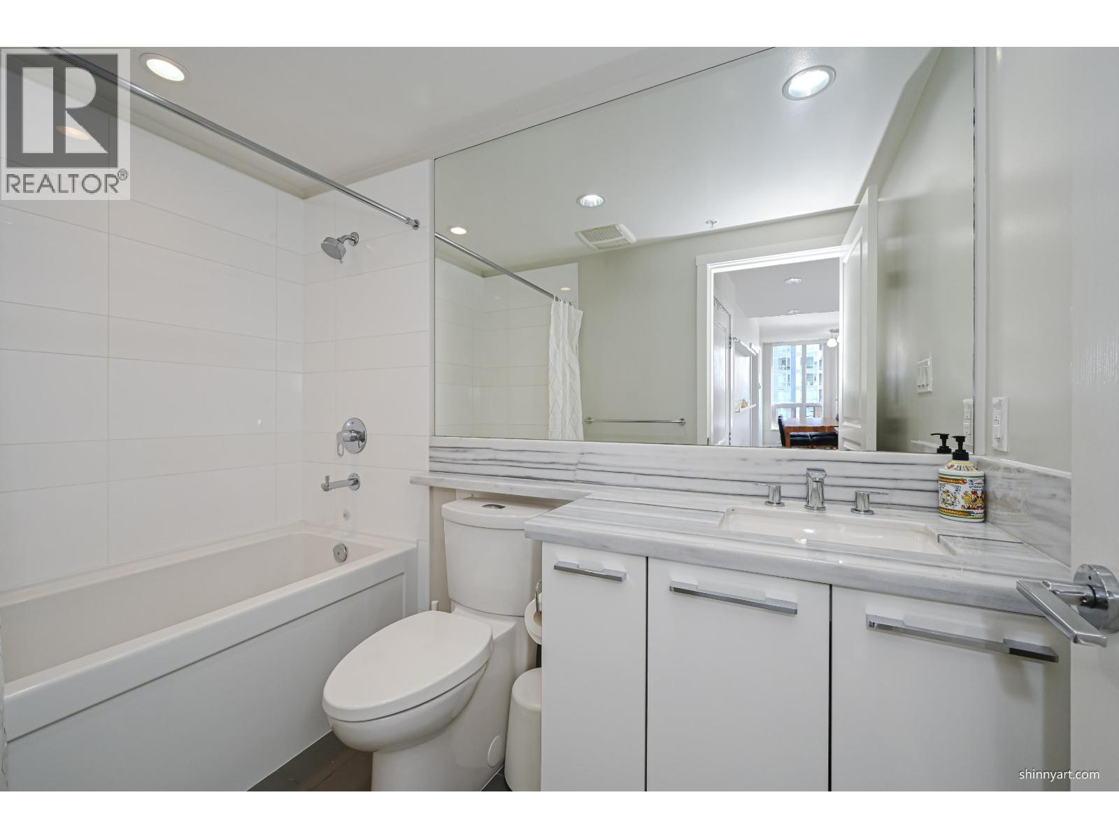 703 3093 WINDSOR GATE, Coquitlam — photo 7