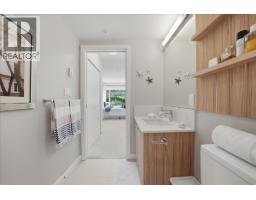 207 1061 Marine Drive, North Vancouver, BC V7P1S6 Photo 19