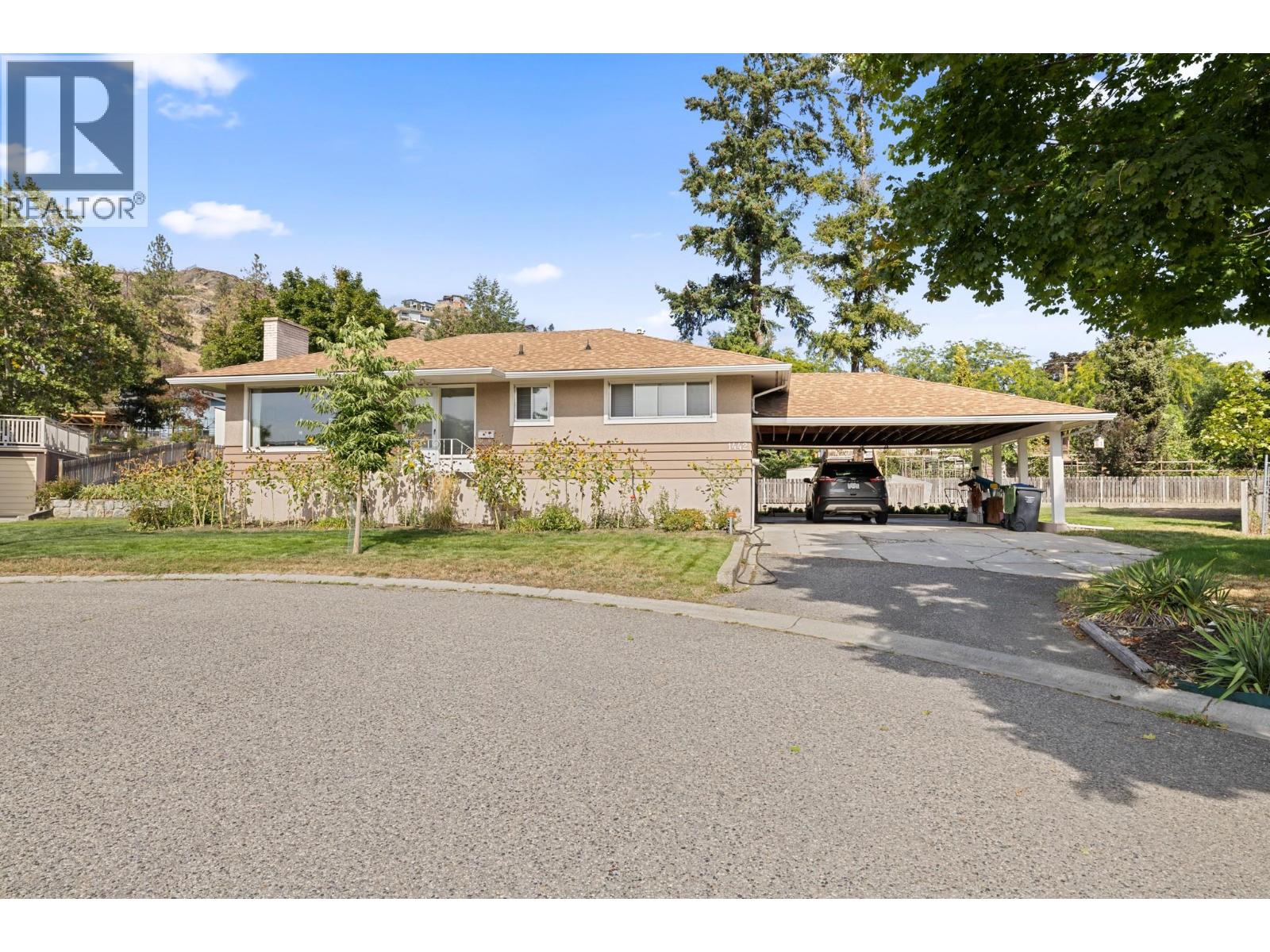 1440 Glenaire Crescent - Image 14