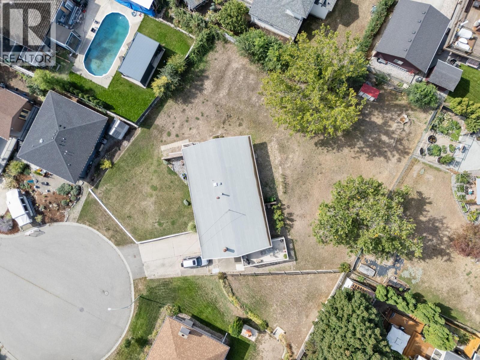 1440 Glenaire Crescent - 2