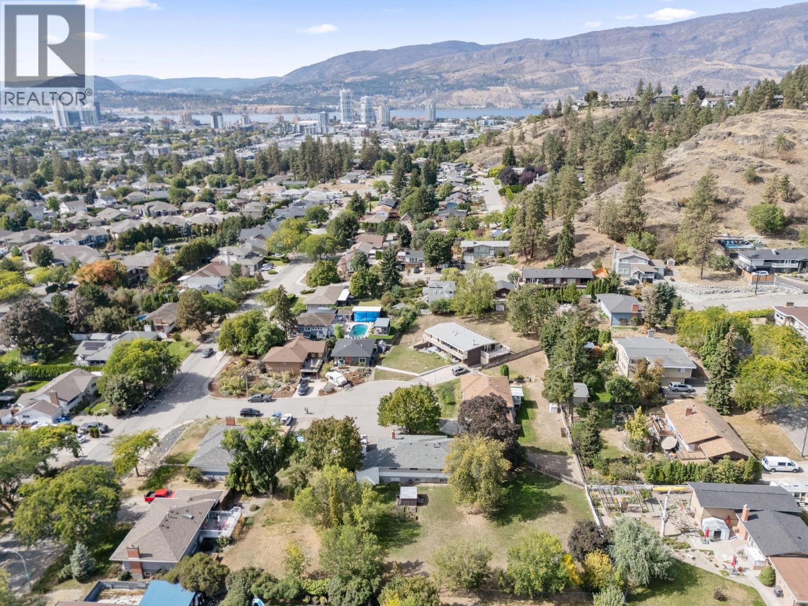 1446 Glenaire Crescent - 8