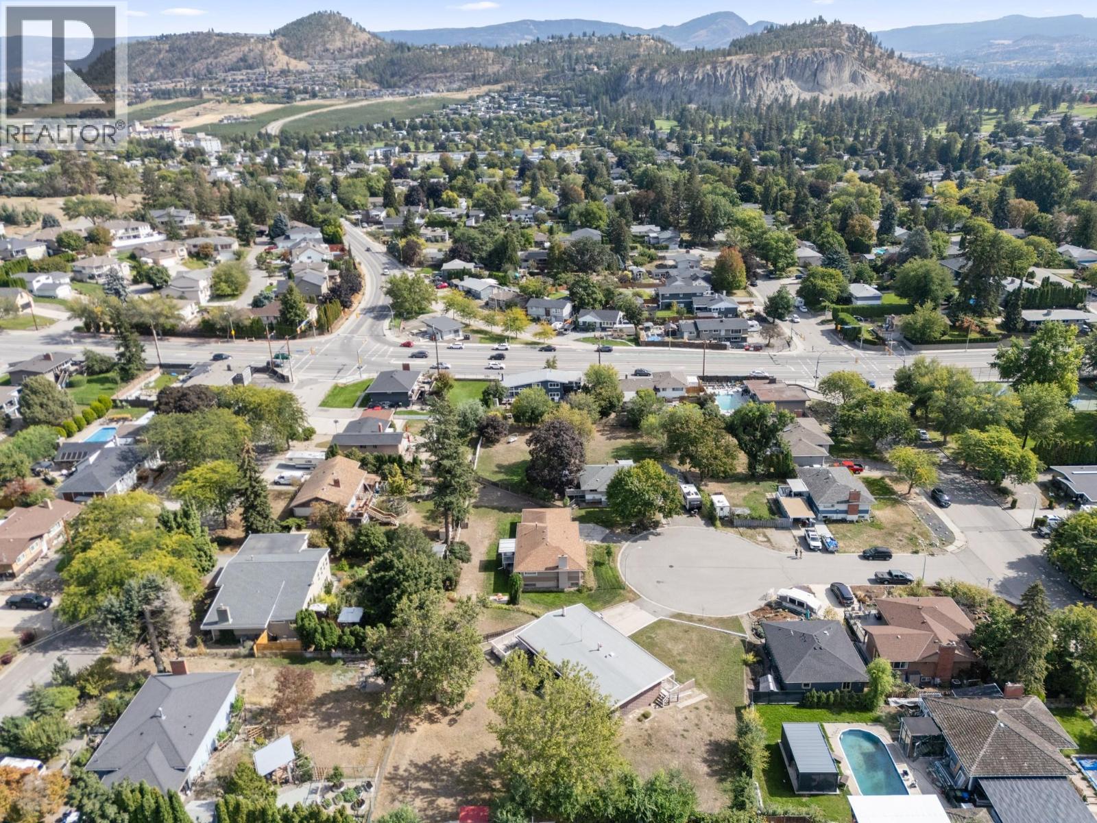 1446 Glenaire Crescent - Image 12