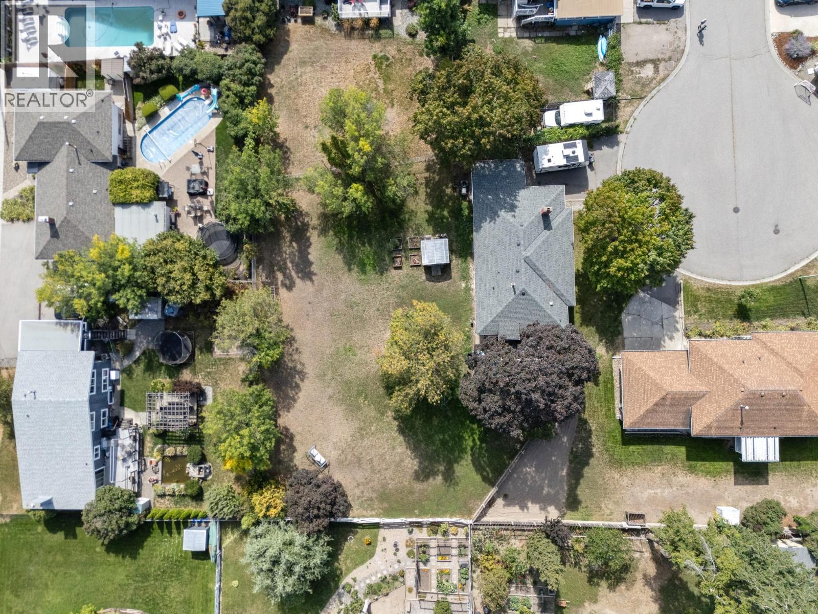 1446 Glenaire Crescent - 2