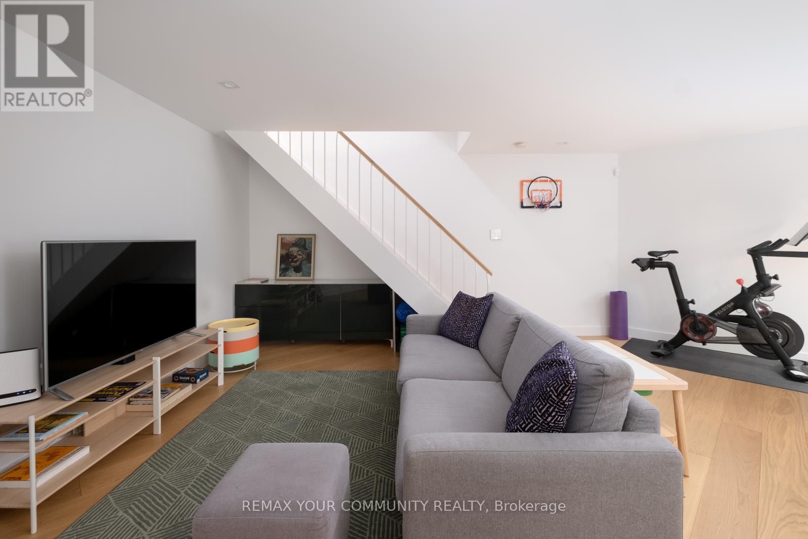 #109 349 ST CLAIR AVENUE W - Image 18