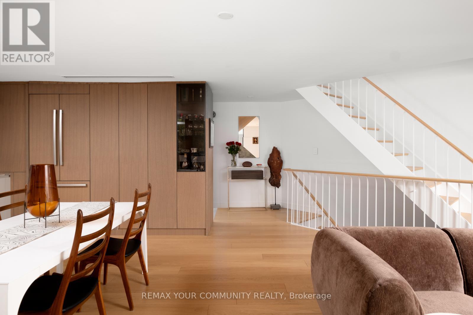 #109 349 ST CLAIR AVENUE W - Image 9