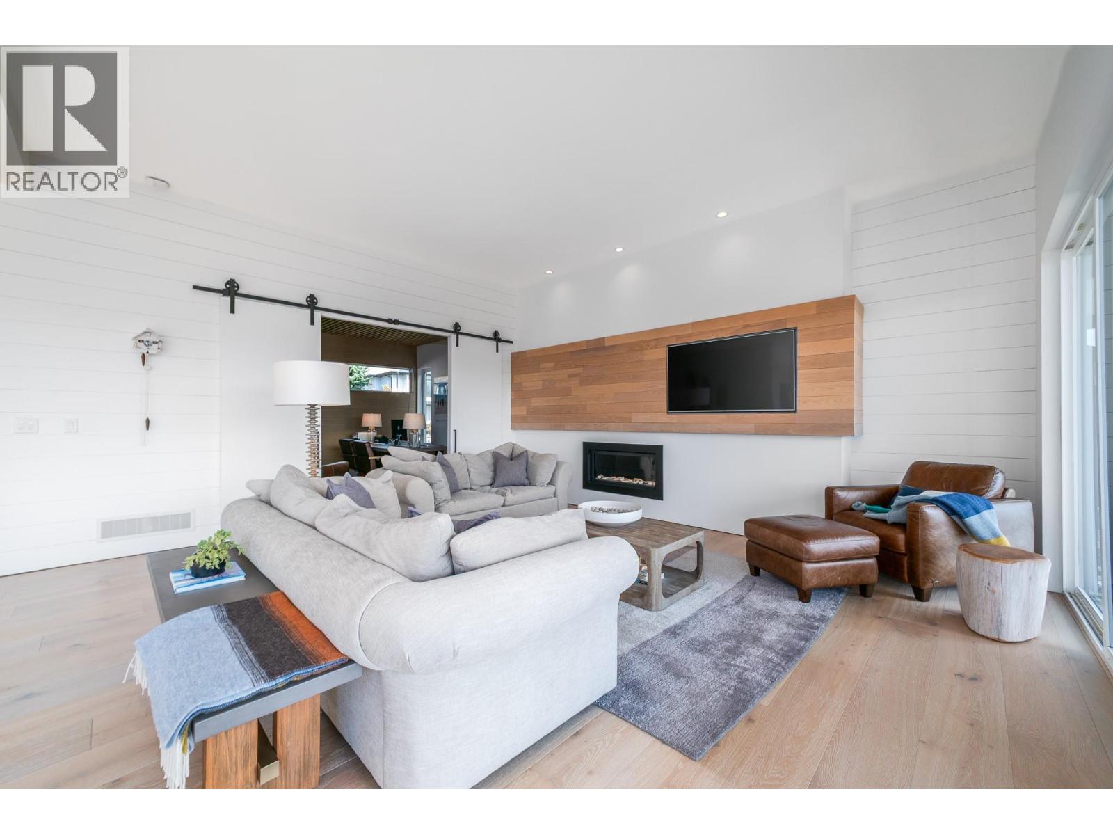 2559 Crown Crest Drive - 21