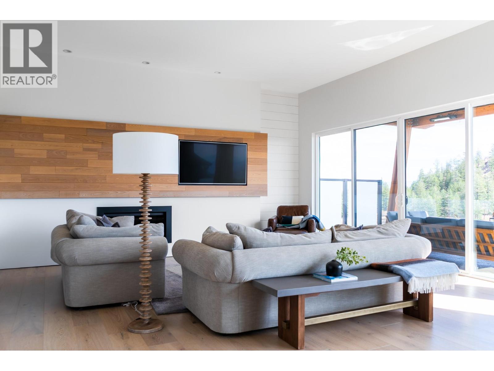 2559 Crown Crest Drive - 23