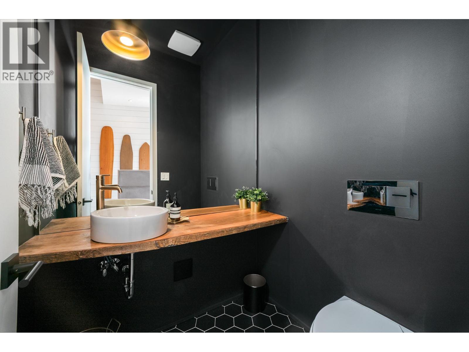 2559 Crown Crest Drive - Image 36