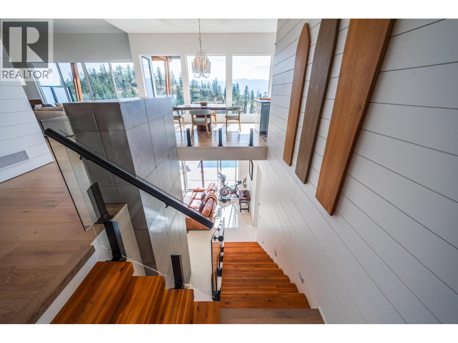 2559 Crown Crest Drive - 40