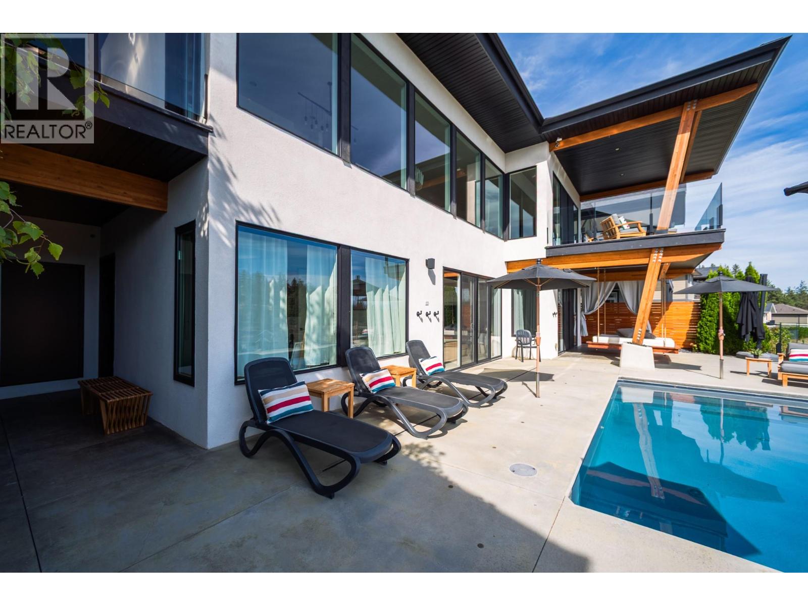 2559 Crown Crest Drive - Image 48