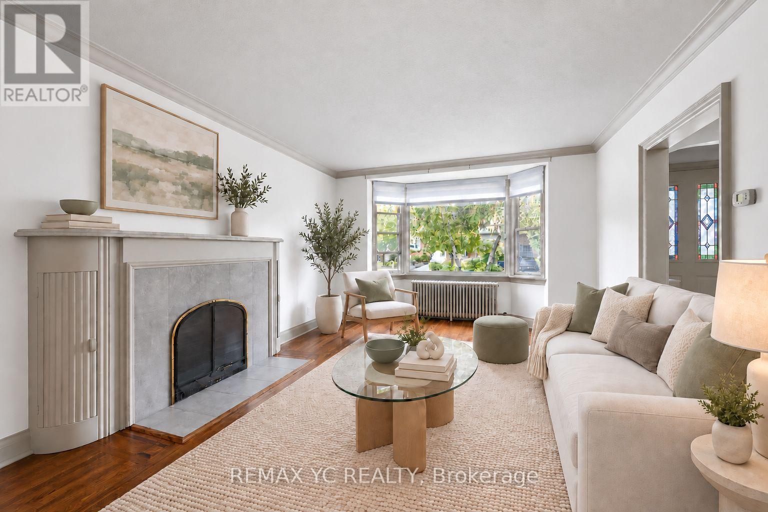 Photo of 425 Broadway Avenue