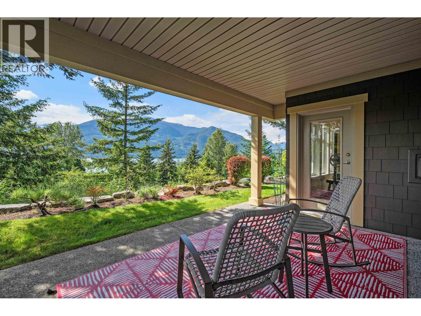 300 OCEAN CREST DRIVE, West Vancouver